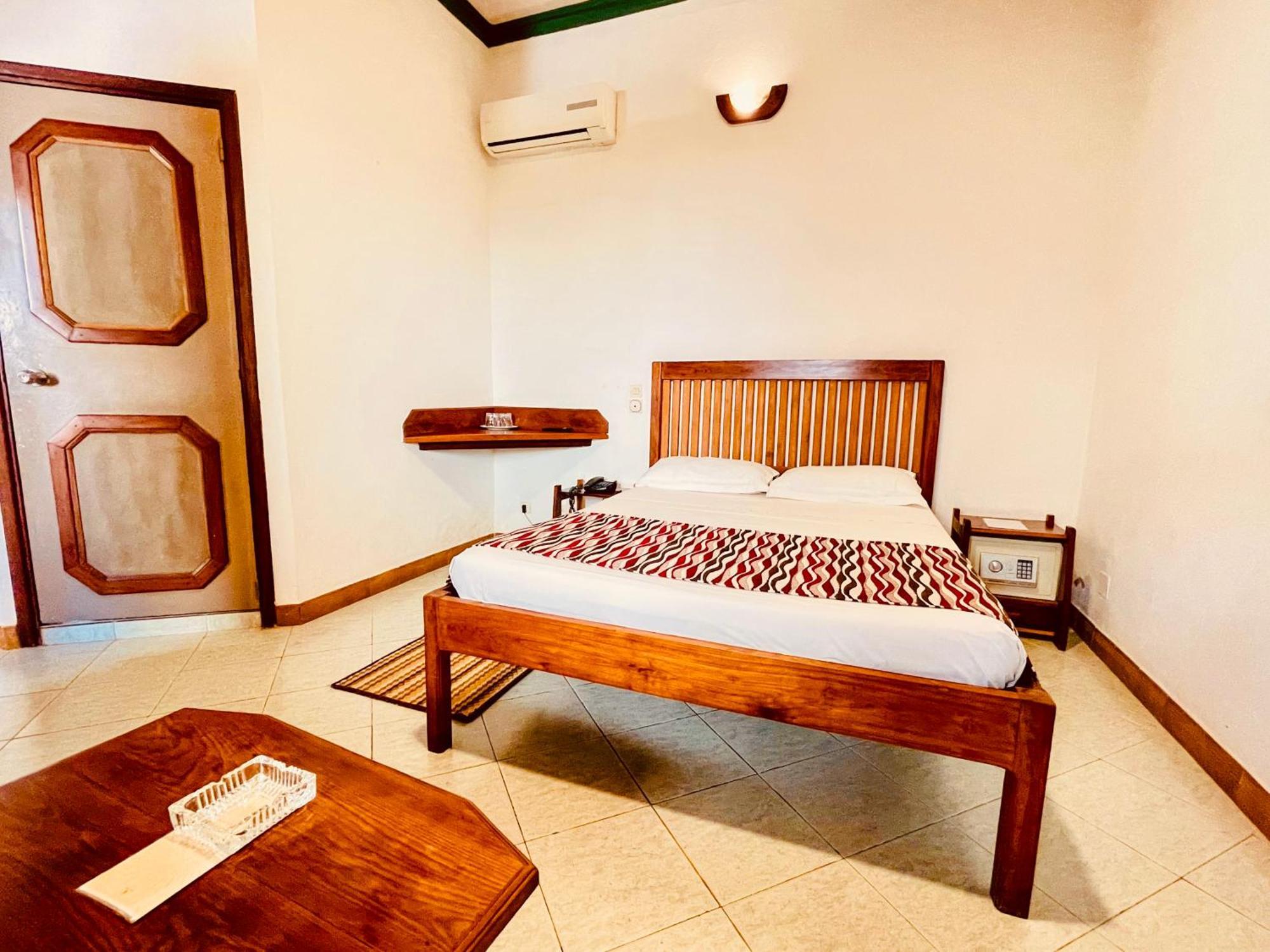 Le Nouvel Eden Toliara Exterior foto